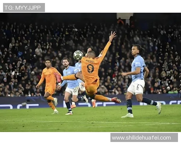 西甲激战本菲卡与利物浦平局点球大战引发争议与热议